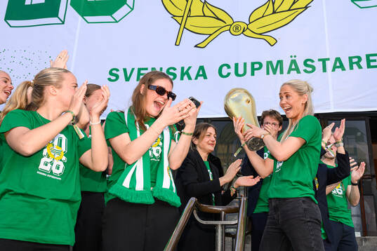 Hammarbys Sofia Reidy och Alice Carlsson