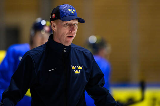 Assistant coach Jörgen Jönsson of Sweden at a practice