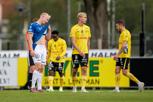 Halmstads André Boman och Elfsborgs Leo Östman deppar