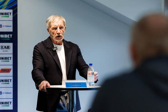 Halmstads tränare Stuart Baxter på presskonferensen