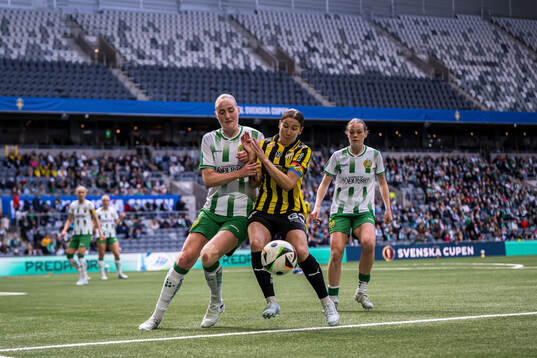 Hammarbys Emilie Bragstad och Häckens Tabitha Michelle