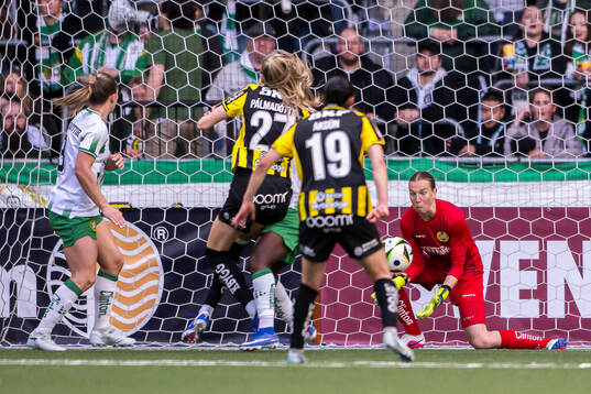 Hammarbys målvakt Melina Loeck