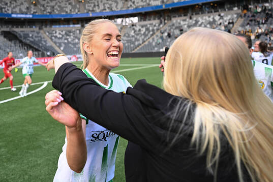 Hammarbys Alice Carlsson jublar