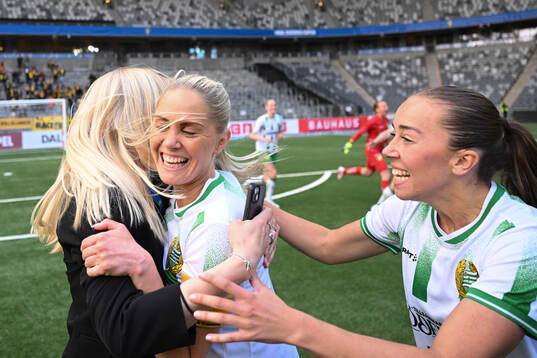 Hammarbys Alice Carlsson jublar