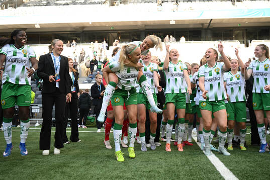 Hammarbys Alice Carlsson jublar