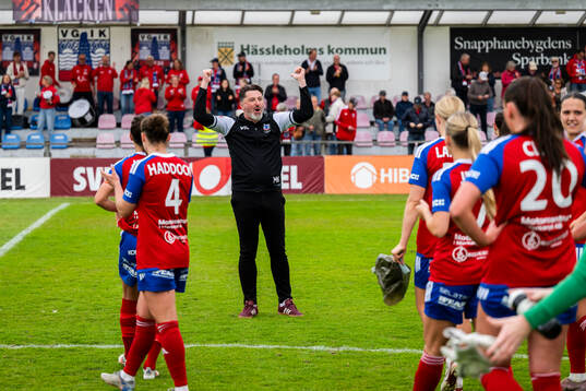 Vittsjös tränare Mladen Blagojevic jublar