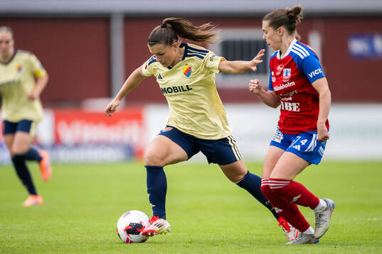 Vittsjös Anna Haddock och Djurgårdens Alexsandra Lobanova