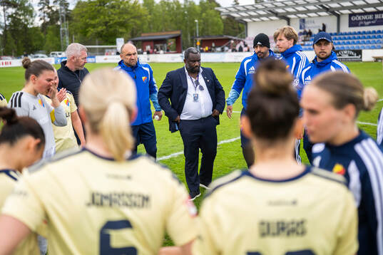 Djurgårdens sportchef Jean Balawo deppar