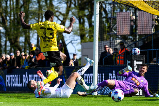 Bläddra bland fler bilder av Fotboll, Allsvenskan, Mjällby - Häcken