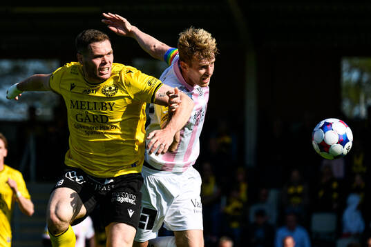 Mjällbys Jacob Bergström och Häckens Filip Helander