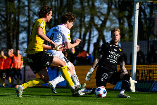 Mjällbys Ludvig Tidstrand och Häckens Gustav Lindgren och