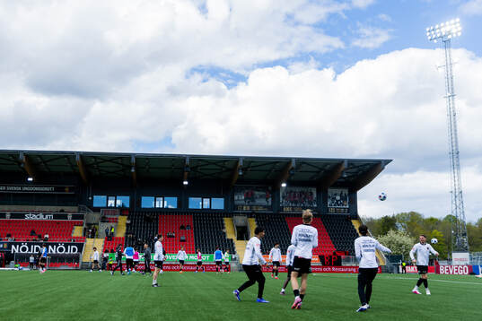 Brommapojkarnas spelare värmer upp