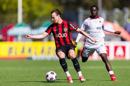 Brommapojkarnas Mads Kristian Hansen och Kalmars Charles