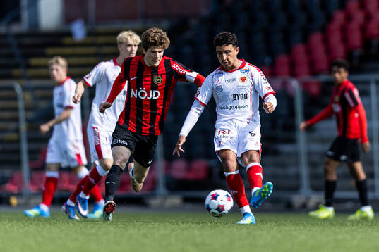 Brommapojkarnas Oliver Berg och Kalmars Nassef Chourak