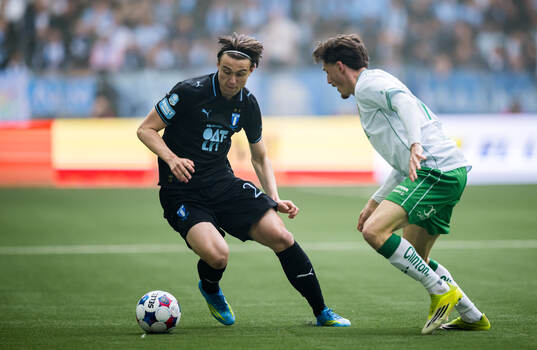 Malmö FFs Oscar Sjöstrand och Hammarbys Noah Persson