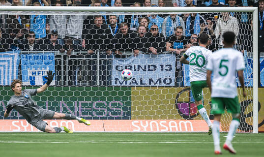 Hammarbys Nahir Besara gör 1-0 på straff förbi  Malmö