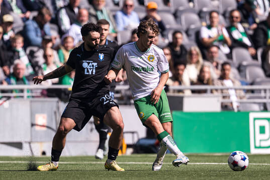Malmö FFs Sead Haksabanovic och Hammarbys Hampus Skoglund