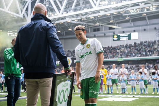 Hammarbys Markus Karlsson uppmärksammas för 100 matcher