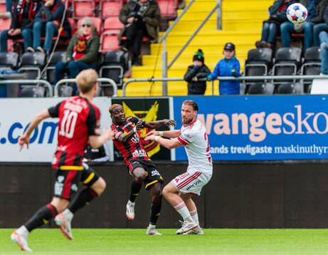 Östersunds Assiedou Yannick Armel Adjoumani och Sandvikens