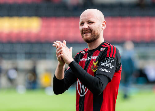 Östersunds Curtis Edwards jublar