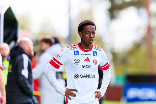Sandvikens Yabets Yaliso Yaya deppar fotbollsmatchen i