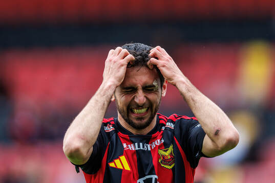 Östersunds Amar Begic deppar
