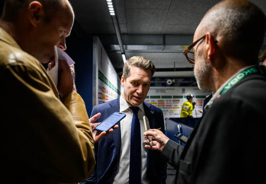Head coach Sam Hallam of Sweden