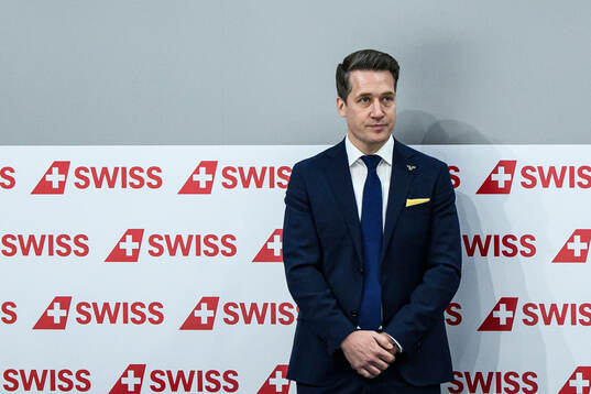 Head coach Sam Hallam of Sweden