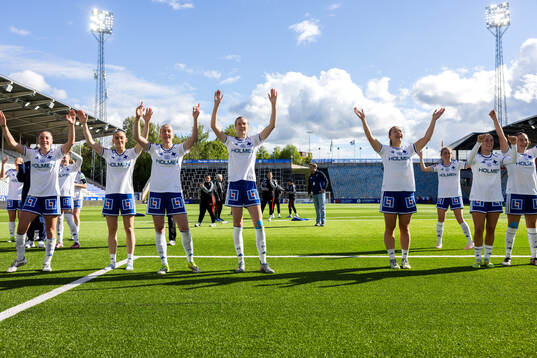IFK Norrköpings spelare jublar