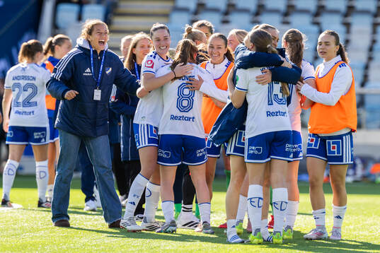 IFK Norrköpings spelare jublar
