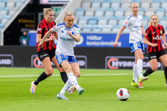 IFK Norrköpings Beatrice Persson gör 1-0