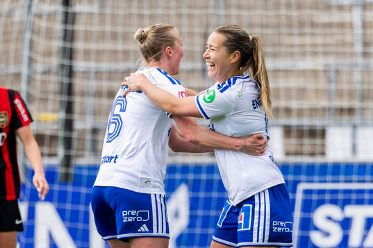 IFK Norrköpings Julia Karlernäs  jublar med Emma Engström