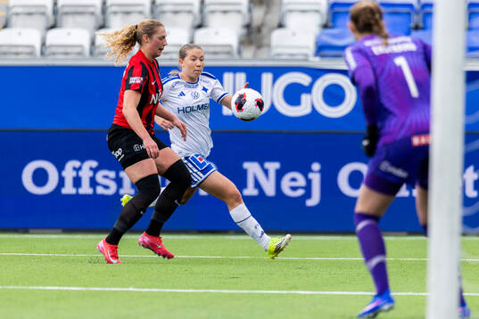 Brommapojkarnas Julia Laukström och IFK Norrköpings Paula