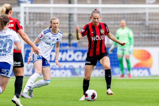 IFK Norrköpings Ebba Handfast och Brommapojkarnas Ida