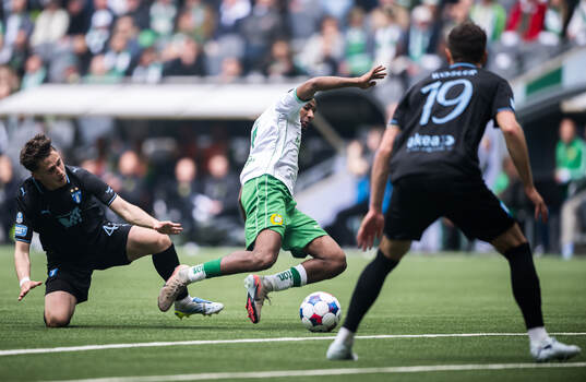 Malmö FFs  Theodor Lundbergh och Hammarbys Paulos Abraham