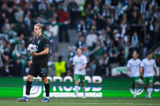 Malmö FFs Erik Botheim deppar