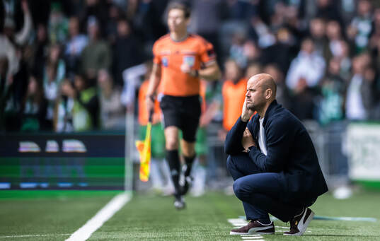 Malmö FFs huvudtränare Miguel Angel Ramirez deppar