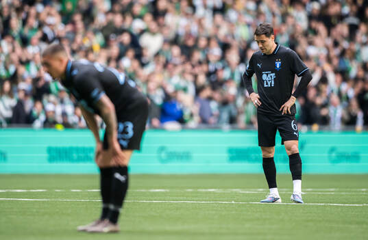Malmö FFs Yanis Karabelyov deppar