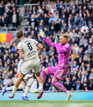Sirius Marcus Lindberg gör 1-1 mot Djurgårdens målvakt