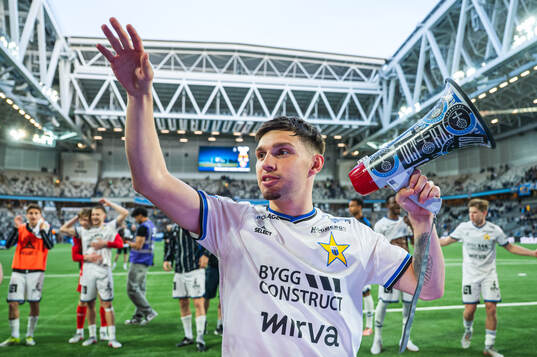 Sirius Isak Bjerkebo jublar