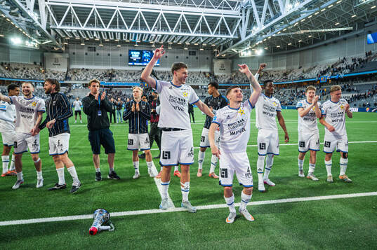Sirius Tobias Anker och Isak Bjerkebo jublar