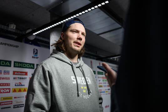 Oscar Sundqvist of Sweden speaks to media