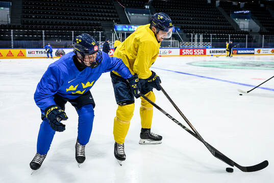 Bläddra bland fler bilder av 2026 IIHF Ice Hockey World Championship, Day 4, Sweden, Morning skate