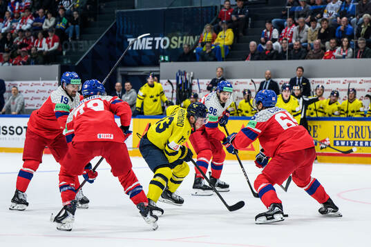 Lucas Raymond of Sweden against Jakub Flek, Tomas Galvas,