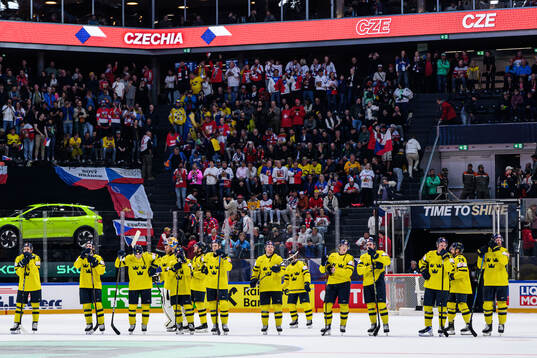 Players of Sweden looks dejected