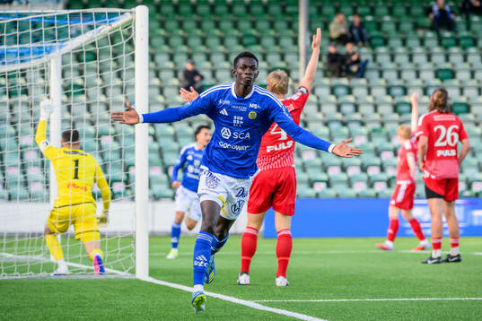 Bläddra bland fler bilder av Fotboll, Superettan, GIF Sundsvall - Landskrona