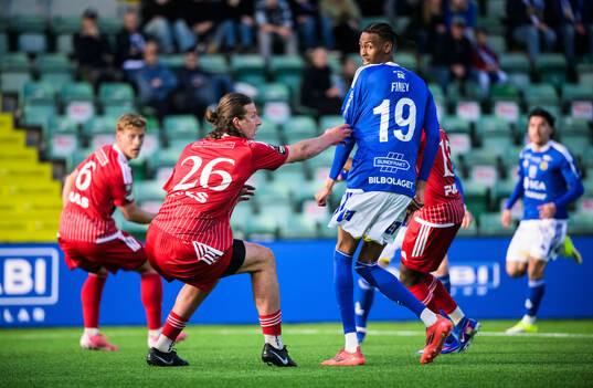 GIF Sundsvalls Yacqub Finey och Landskronas Andreas Murbeck