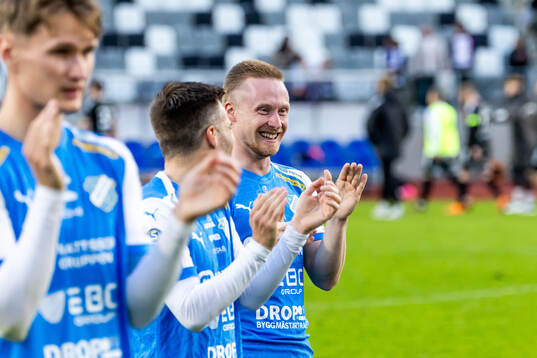 Oddevolds Adam Engelbrektsson  jublar