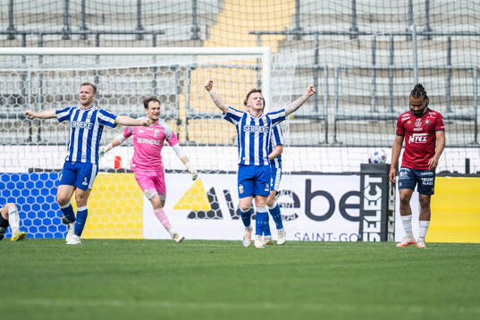 IFK Göteborgs Jonas Bager och Tobias Heintz jublar medan