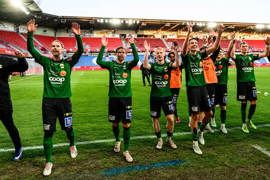 Varbergs spelare jublar